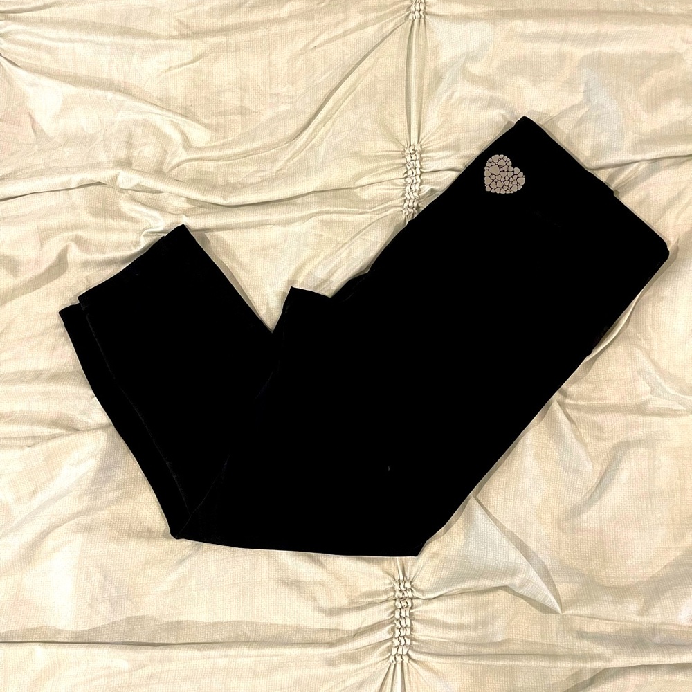 LOVE HER high compression/ high impact capri leggings.